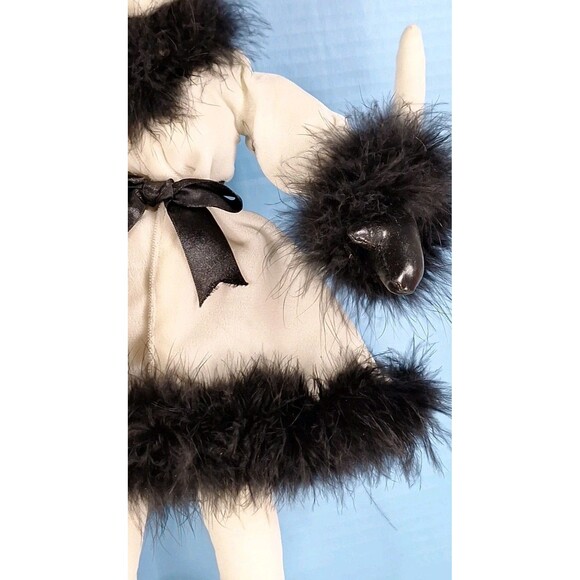 Alley Cats by Margaret Le Van SPOILED Kitty Cat 23ish" Bendable Stuffed Plush - Picture 9 of 16